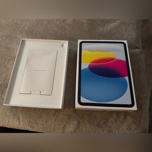 Apple iPad A16 Box